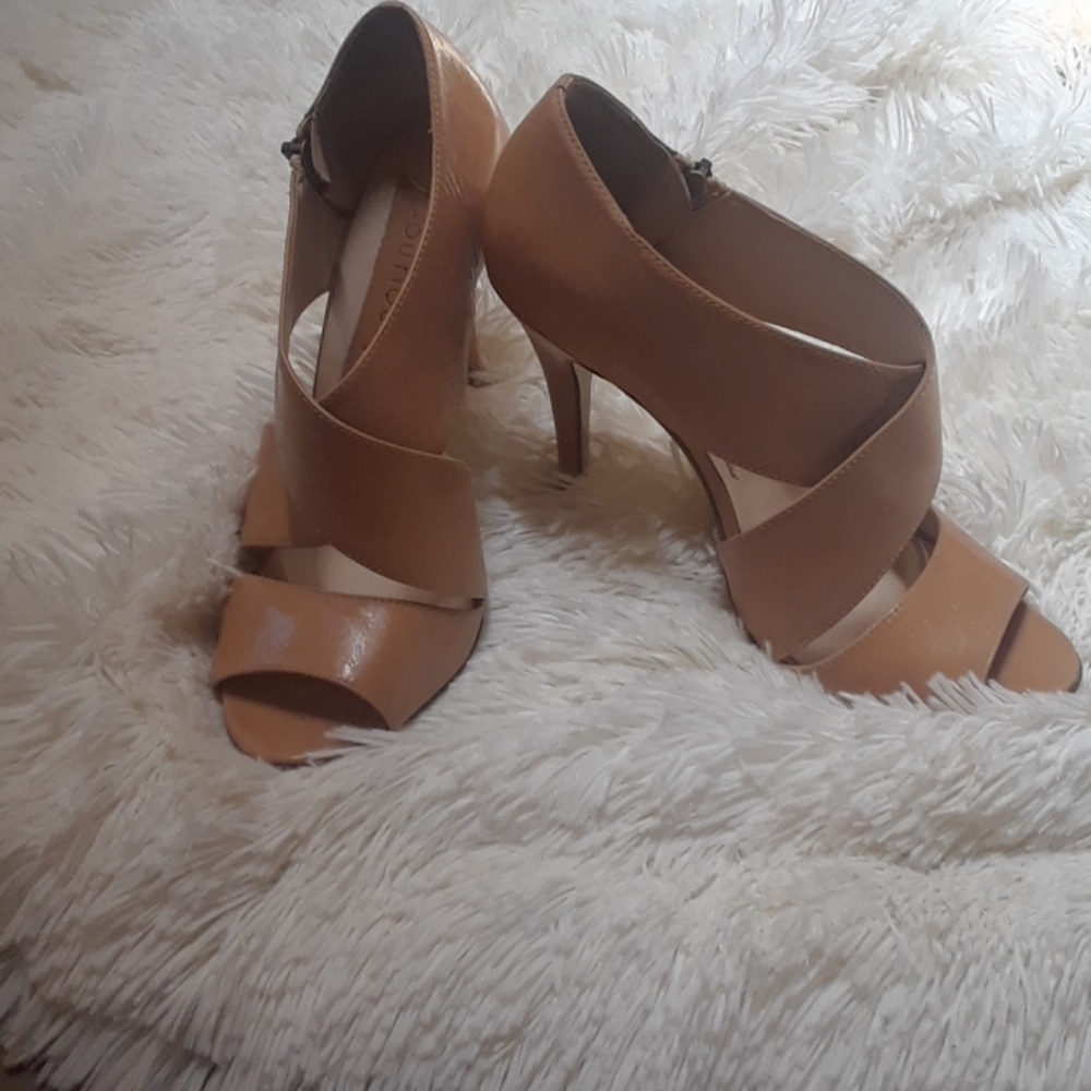 Boutique 9 Thomasina open toe heels